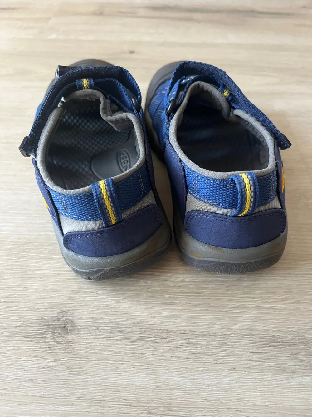 Keens sandals size 3